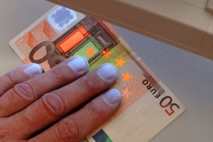 détecteur UV faux billets